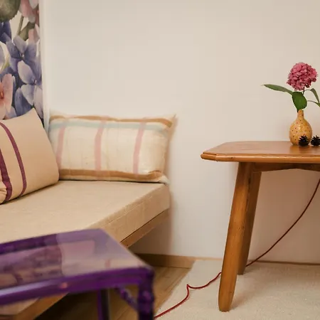 Marwa - Eine Ruheoase Im Gruenen * Інсбрук