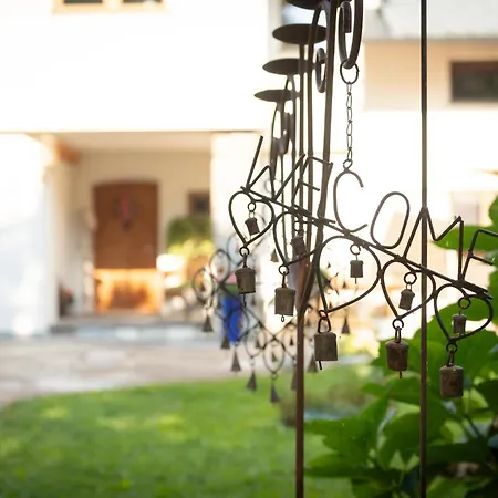 Homestay Marwa - Eine Ruheoase Im Gruenen Innsbruck