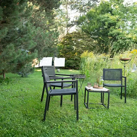 Marwa - Eine Ruheoase Im Gruenen Homestay Innsbruck