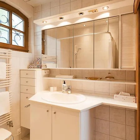 Homestay Marwa - Eine Ruheoase Im Gruenen Innsbruck